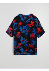 Sinsay - Wiskozowa koszula z krótkim rękawem - czarny. Kolor: czarny. Materiał: wiskoza. Długość rękawa: krótki rękaw. Długość: krótkie