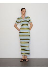 Reserved - Sukienka maxi w paski - wielobarwny. Materiał: wiskoza, dzianina. Wzór: paski. Długość: maxi
