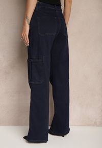 Renee - Granatowe Jeansy z Bawełną o Szerokim Kroju High Waist z Kieszeniami Cargo Phirinna. Okazja: na co dzień. Stan: podwyższony. Kolor: niebieski. Wzór: moro. Styl: casual, elegancki, militarny