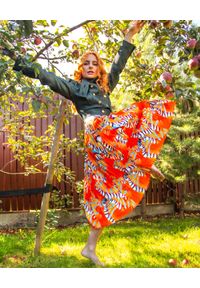 COSEL - Pomarańczowa plisowana spódnica midi. Kolor: pomarańczowy. Materiał: tkanina. Wzór: gładki, nadruk #5
