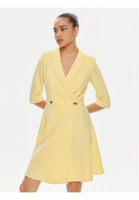Rinascimento Sukienka koktajlowa CFC0118280003 Żółty Regular Fit. Kolor: żółty. Materiał: syntetyk. Styl: wizytowy