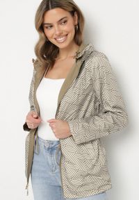 Born2be - Ciemnozielona Kurtka Parka o Dwustronnym Fasonie z Odpinanym Kapturem Desanilia. Okazja: na co dzień, na spacer. Kolor: zielony. Materiał: jeans. Styl: casual, elegancki #3