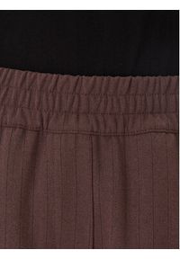 Adidas - adidas Spodnie dresowe JX5308 Brązowy Regular Fit. Kolor: brązowy. Materiał: syntetyk #4