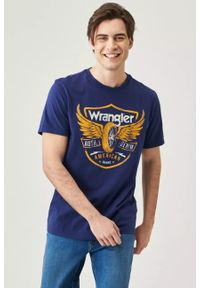 Wrangler - WRANGLER AMERICANA TEE MĘSKI T-SHIRT KOSZULKA NADRUK LOGO MEDIEVAL BLUE W7J0D3X9I. Wzór: nadruk