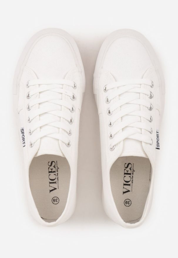 Renee - Białe Basicowe Trampki VICES w Minimalistycznym Stylu Riosanne. Okazja: na spacer. Kolor: biały. Materiał: jeans, satyna. Wzór: kwiaty. Styl: klasyczny