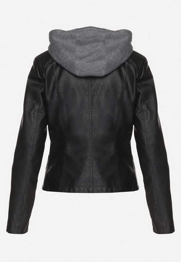 Born2be - Czarna Kurtka Ramoneska o Taliowanym Kroju z Odpinanym Kapturem Imitującym Bluzę Ivalani. Okazja: na co dzień. Kolor: czarny. Materiał: jeans. Wzór: aplikacja. Styl: klasyczny, elegancki, rockowy, casual