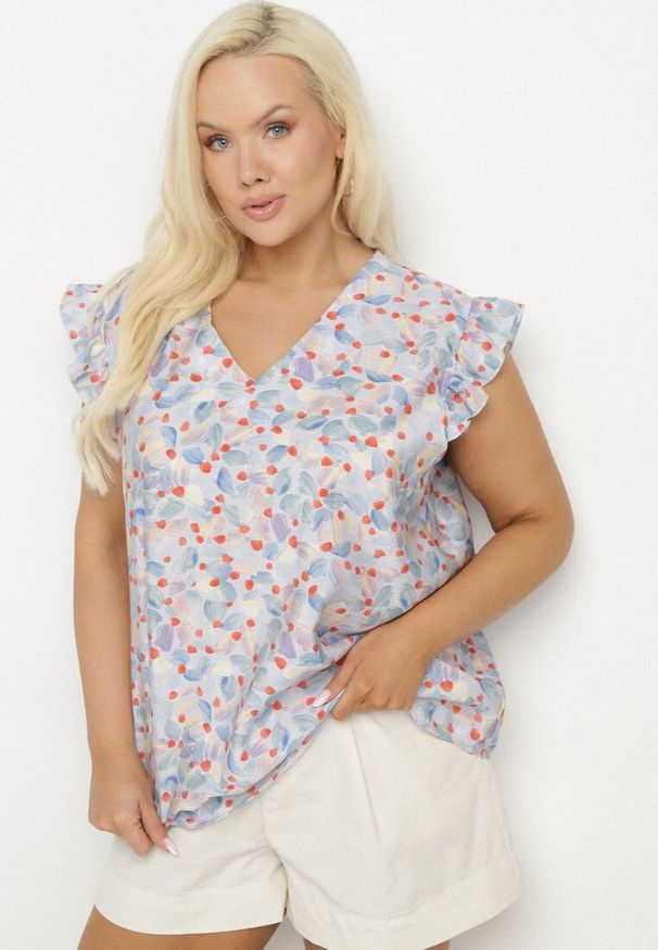 Born2be - Jasnoniebieska Bluzka Wiskozowa w Kwiaty Bez Rękawów z Dekoltem V Tolianea. Okazja: na spacer, na co dzień, na spotkanie biznesowe, do pracy. Typ kołnierza: dekolt w kształcie V. Kolekcja: plus size. Kolor: niebieski. Materiał: wiskoza. Długość rękawa: bez rękawów. Wzór: kwiaty. Styl: casual, biznesowy