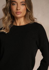 Renee - Czarny Sweter z Tłoczonymi Sercami Unareia. Okazja: na co dzień. Kolor: czarny. Materiał: jeans. Sezon: jesień. Styl: casual #3