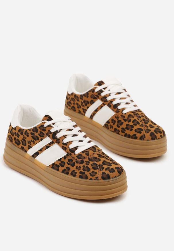 Born2be - Panterkowe Sneakersy w Stylu Klasycznych Tenisówek z Ozdobnymi Paskami Dellien. Okazja: na co dzień. Zapięcie: pasek. Materiał: jeans