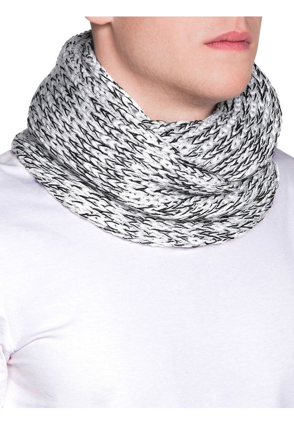 Biały szalik Ombre Clothing na zimę