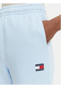 Tommy Jeans Spodnie dresowe DW0DW22780 Niebieski jasny Regular Fit. Kolor: niebieski. Materiał: bawełna #4