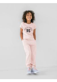 4f - Spodnie dresowe joggery dziewczęce. Kolor: różowy. Materiał: dresówka