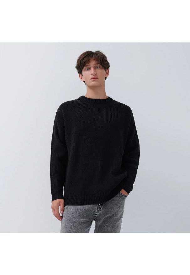 House - Sweter o luźnym kroju Basic - Czarny. Kolor: czarny
