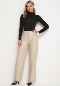 Born2be - Beżowe Spodnie o Szerokim Kroju z Wysokim Stanem z Ekoskóry Enadria. Okazja: na co dzień. Stan: podwyższony. Kolor: beżowy. Sezon: zima. Styl: casual, klasyczny, elegancki #7