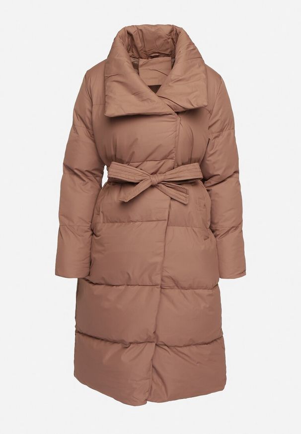 Born2be - Brązowa Kurtka Płaszcz Zapinana na Napy Ukryte pod Plisą z Kieszeniami i Paskiem Ritallas. Okazja: na co dzień, na spacer. Typ kołnierza: kołnierzyk stójkowy. Kolor: brązowy. Materiał: jeans, materiał. Długość: długie. Sezon: zima, jesień. Styl: casual, elegancki