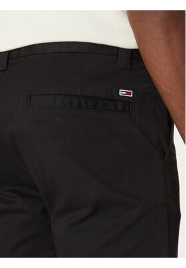 Tommy Jeans Chinosy Austin DM0DM20282 Czarny Slim Fit. Kolor: czarny. Materiał: bawełna