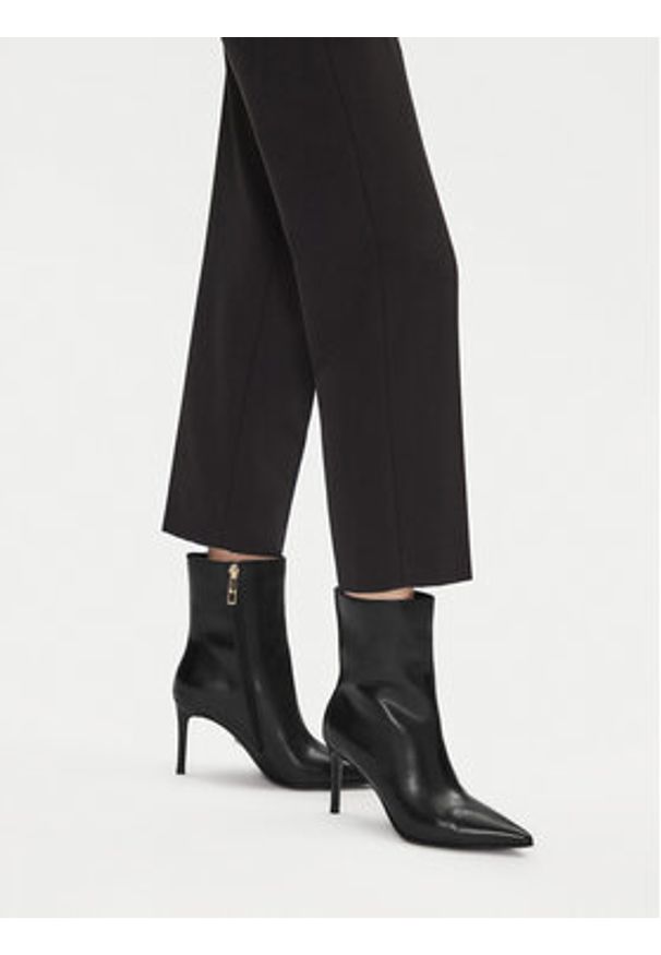 Gino Rossi Botki EO-GLC6306-6320-5 Czarny. Kolor: czarny. Materiał: skóra