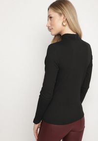 Born2be - Czarna Bluzka Golf Typu Longsleeve Altera. Okazja: do pracy, na co dzień. Typ kołnierza: golf. Kolor: czarny. Materiał: jeans. Długość rękawa: długi rękaw. Styl: casual, elegancki #3