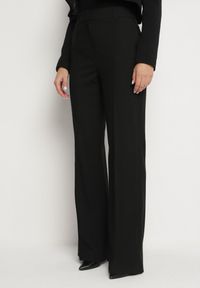 Born2be - Czarne Garniturowe Szerokie Spodnie z Wiskozą i Wysokim Stanem Cealena. Okazja: na co dzień. Stan: podwyższony. Kolor: czarny. Materiał: wiskoza. Styl: casual, retro, klasyczny #5