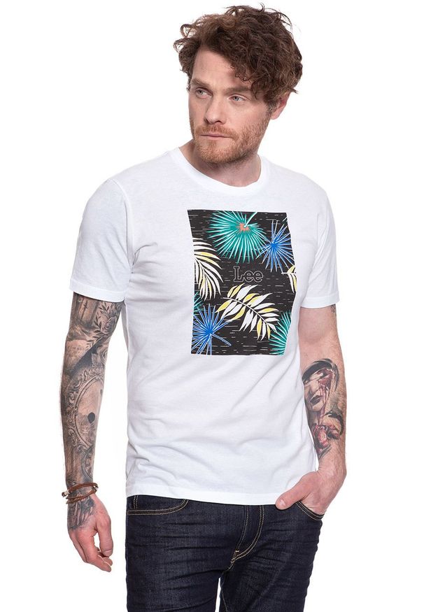 Lee - LEE BOTANICAL PRINT TEE BLACK L61IFE01 112113870. Okazja: na co dzień, na randkę, do pracy, na uczelnię. Typ kołnierza: kaptur. Materiał: jeans, materiał, bawełna. Wzór: nadruk. Styl: elegancki, casual, klasyczny, sportowy