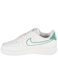 Nike - Buty sportowe Sneakersy męskie, Air Force 1 07 LV8. Kolor: biały. Model: Nike Air Force. Sport: turystyka piesza