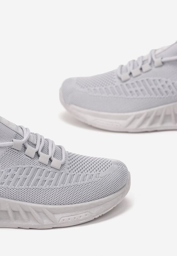 Born2be - Szare Buty Sportowe Telephotis. Okazja: na co dzień. Zapięcie: bez zapięcia. Kolor: szary. Materiał: materiał. Szerokość cholewki: normalna. Wzór: jednolity. Obcas: na płaskiej podeszwie. Sport: fitness