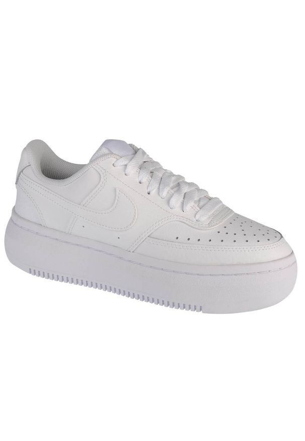 Buty do chodzenia damskie Nike Court Vision Alta. Kolor: biały, wielokolorowy, beżowy. Materiał: syntetyk, skóra, materiał. Model: Nike Court. Sport: turystyka piesza