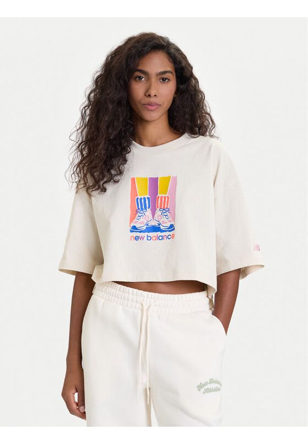 New Balance T-Shirt WT53904 Beżowy Regular Fit. Kolor: beżowy. Materiał: bawełna