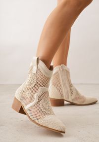 Born2be - Beżowe Ażurowe Botki Kowbojki z Haftem na Niskim Obcasie Typu Stożek Bertolina. Okazja: na co dzień. Kolor: beżowy. Materiał: jeans. Wzór: ażurowy, haft. Obcas: na obcasie. Styl: casual, klasyczny, wizytowy. Wysokość obcasa: niski #2