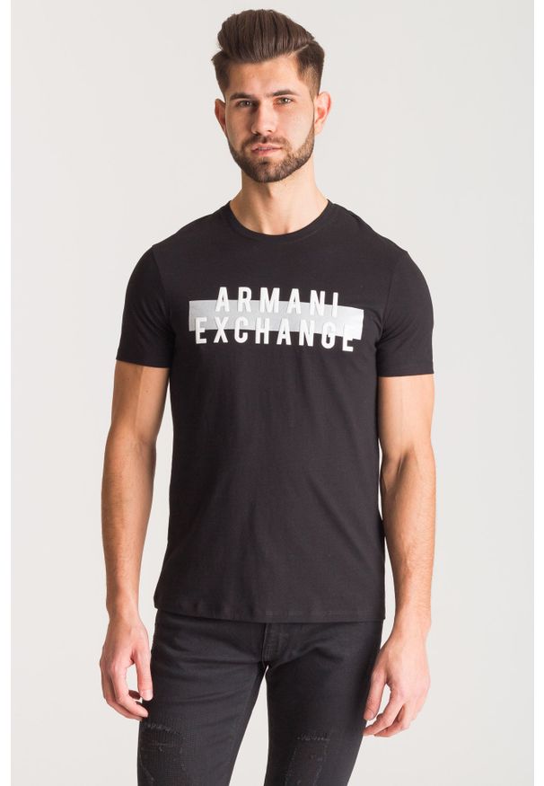 Czarny t-shirt Armani Exchange z nadrukiem. Kolor: czarny. Wzór: nadruk