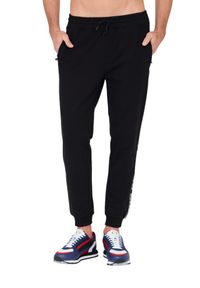 Guess - GUESS Czarne męskie spodnie dresowe, Rozmiar XXL. Kolor: czarny. Materiał: dresówka #5