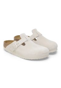 Birkenstock - BIRKENSTOCK Boston Soft Footbed Suede Leathe Klapki damskie. Kolor: biały. Materiał: materiał, zamsz. Styl: klasyczny #3