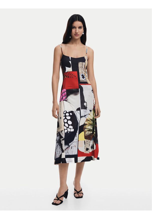 Desigual Sukienka codzienna Newspaper Coll 25SWVK40 Kolorowy Regular Fit. Okazja: na co dzień. Materiał: syntetyk. Wzór: kolorowy. Typ sukienki: proste. Styl: casual