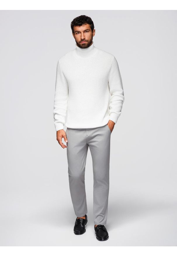 Ombre Clothing - Spodnie męskie chino z ozdobną taśmą w pasie SLIM FIT – szare V6. Okazja: na co dzień. Kolor: szary. Materiał: bawełna, elastan. Styl: casual