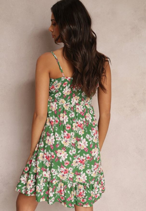 Renee - Zielona Rozkloszowana Sukienka z Guzikami w Kwiaty z Wiskozy Serilda. Kolor: zielony. Materiał: wiskoza. Długość rękawa: na ramiączkach. Wzór: kwiaty