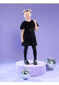 Sinsay - Elegancka sukienka mini z połyskiem - czarny. Kolor: czarny. Styl: elegancki. Długość: mini #1