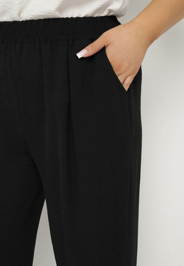 Born2be - Czarne Szerokie Spodnie z Bawełną i Wysokim Stanem Naitte. Okazja: na co dzień. Stan: podwyższony. Kolor: czarny. Materiał: bawełna. Styl: elegancki, casual
