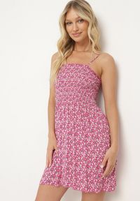 Born2be - Fuksjowa Bawełniana Sukienka na Regulowanych Ramiączkach z Elastycznym Dekoltem Risetta. Kolor: różowy. Materiał: bawełna. Długość rękawa: na ramiączkach. Wzór: kwiaty. Sezon: wiosna, lato #1