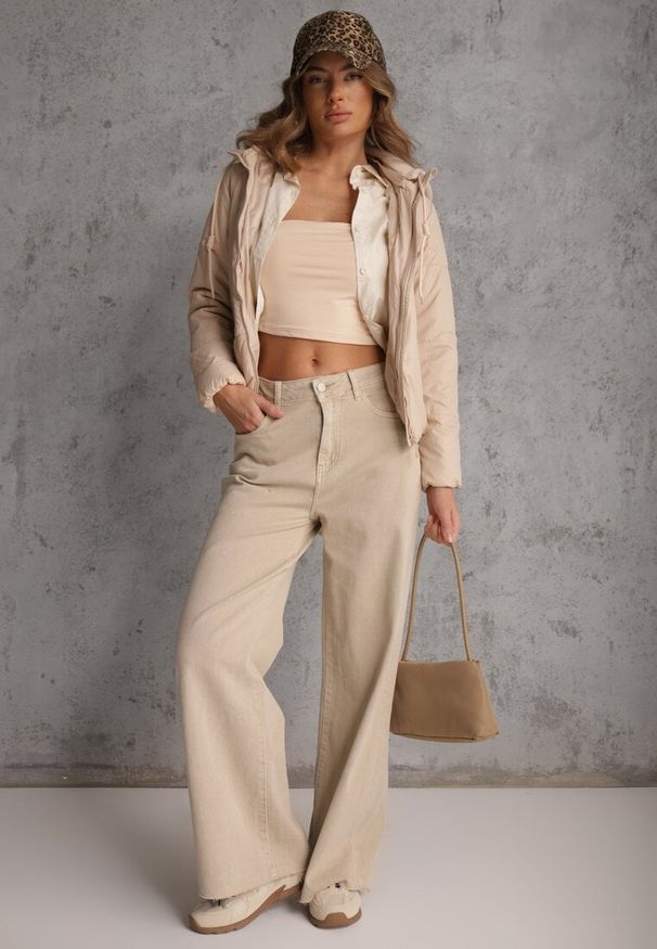 Renee - Ciemnobeżowa Pikowana Kurtka z Odpinanym Kapturem z Tkaniny Kaliran. Okazja: na spacer. Kolor: beżowy. Materiał: tkanina. Długość rękawa: długi rękaw. Długość: długie. Styl: sportowy, elegancki