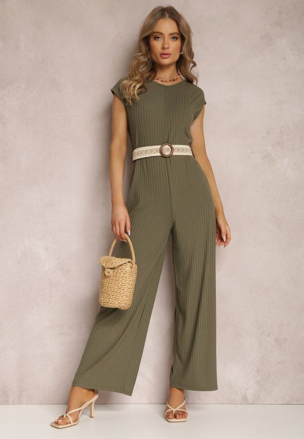 Renee - Ciemnozielony Kombinezon z Paskiem Artyse. Okazja: na co dzień. Kolor: zielony. Materiał: prążkowany, dzianina. Długość rękawa: krótki rękaw. Długość: krótkie. Styl: boho, casual
