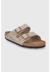 Birkenstock klapki skórzane Arizona SFB 552811 męskie kolor beżowy. Kolor: beżowy. Materiał: skóra. Wzór: gładki. Obcas: na obcasie. Wysokość obcasa: niski #3