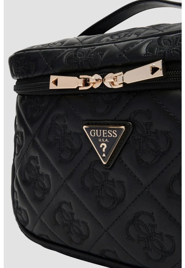 Guess - GUESS Czarna damska kosmetyczka Adelasia. Kolor: czarny. Materiał: skórzane