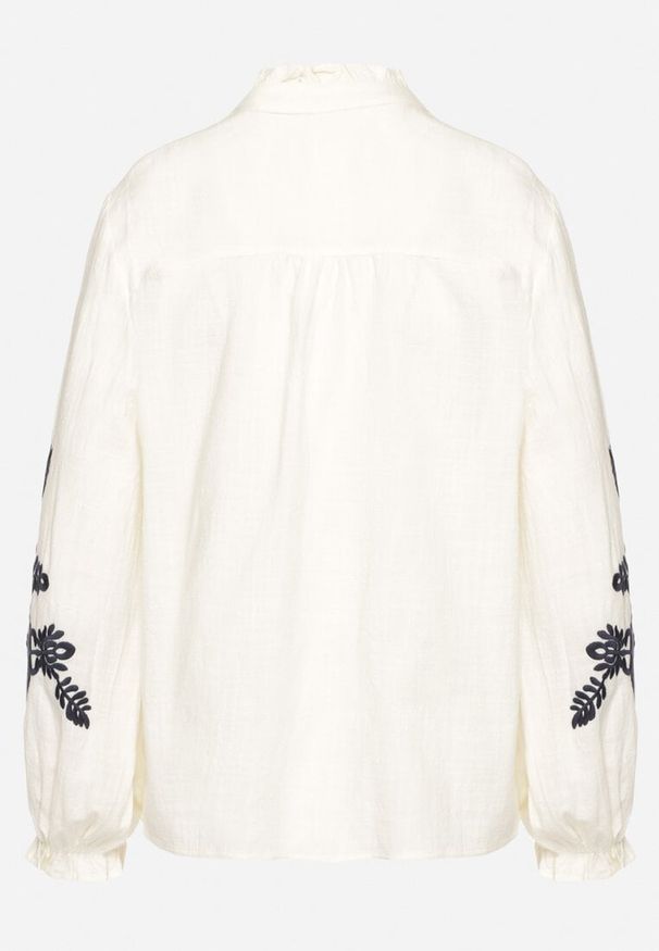 Born2be - Beżowa Koszula z Bawełną i Wiskozą Ozdobiona Haftem Naliven. Okazja: na co dzień. Kolor: beżowy. Materiał: bawełna, wiskoza. Wzór: aplikacja, haft. Styl: casual, elegancki