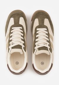 Renee - Zielone Sneakersy Ozdobione z Boku Paskami Ariene. Okazja: na co dzień. Zapięcie: pasek. Kolor: zielony. Materiał: jeans, materiał. Wzór: aplikacja. Sezon: wiosna #7