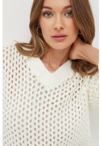 Silvian Heach sweter damski kolor beżowy ciepły. Kolor: beżowy. Materiał: dzianina #3