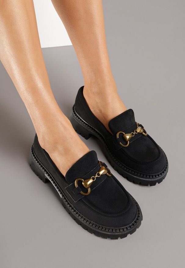 Renee - Czarne Mokasyny Ozdobione Klamrą Drekkia. Okazja: na co dzień. Zapięcie: klamry. Kolor: czarny. Wzór: aplikacja. Styl: casual, elegancki, klasyczny