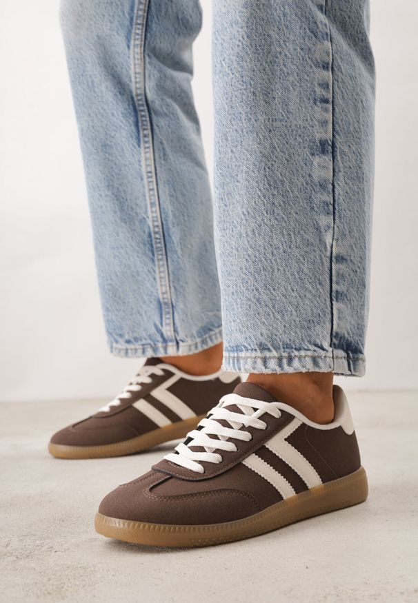 Born2be - Brązowe Sneakersy w Stylu Kultowych Tenisówek Genenor. Okazja: na spacer. Kolor: brązowy. Materiał: jeans, dresówka. Sport: turystyka piesza