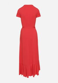 Born2be - Czerwona Sukienka z Paskiem Kopertowa Ozdobiona Falbanami Wleffia. Okazja: na spacer. Typ kołnierza: dekolt w kształcie V. Kolor: czerwony. Długość rękawa: krótki rękaw. Wzór: aplikacja. Sezon: wiosna, lato. Typ sukienki: kopertowe. Styl: elegancki #3