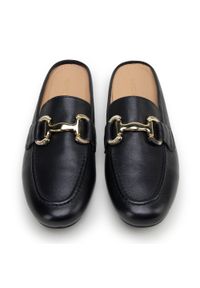 Wittchen - Damskie klapki typu mule z klamrą czarne. Nosek buta: okrągły. Kolor: czarny. Materiał: materiał, syntetyk, skóra ekologiczna, guma #5