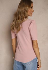 Renee - Różowy T-shirt z Trójkątnym Dekoltem Sunille. Okazja: na co dzień. Kolor: różowy. Materiał: jeans. Styl: casual